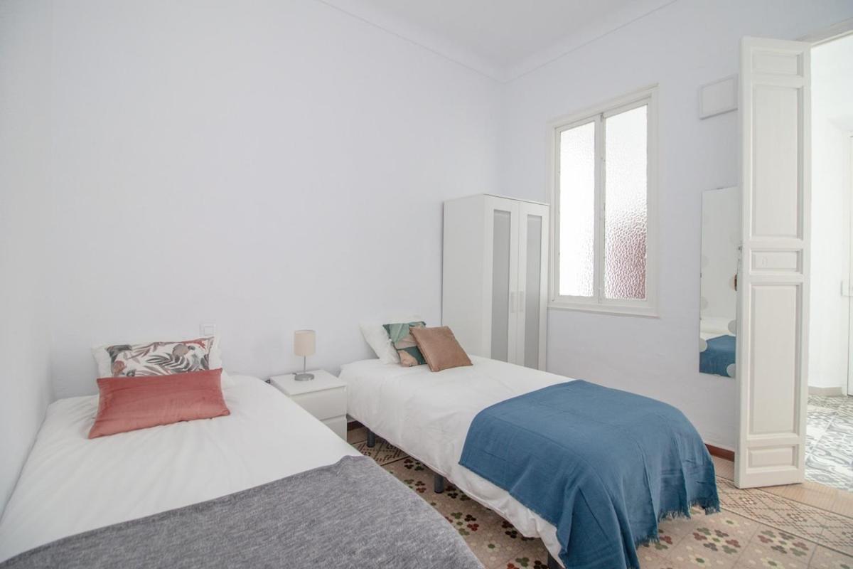 C11 - Cosy 7 Bedrooms In Plaza Merced Málaga Eksteriør billede